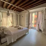 아파트 Dimora Al Porto Antico *