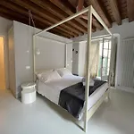 아파트 Dimora Al Porto Antico *
